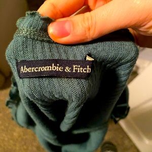 Adorable scoop neck long sleeve shirt